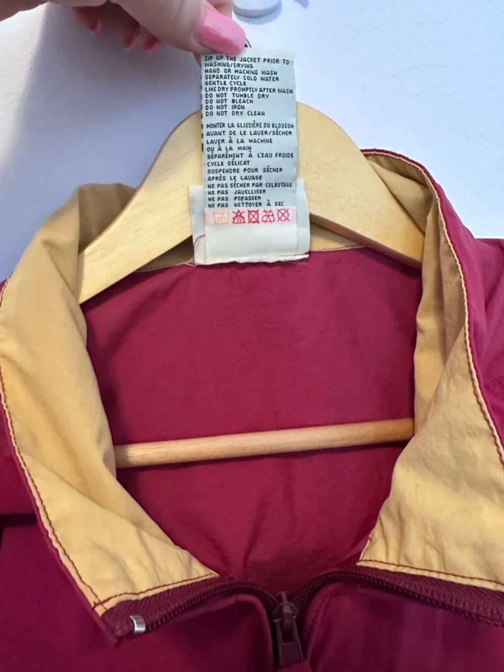 Women's Raspberry Hooded Windbreaker Jacket - Picture 9 of 15
